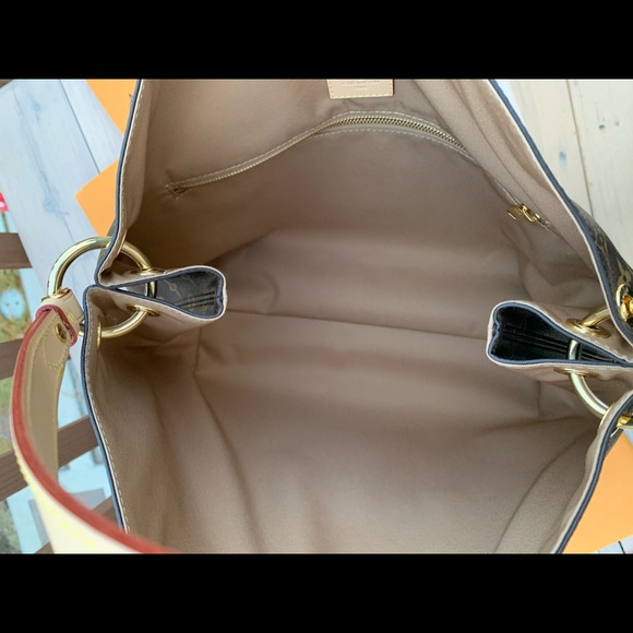 Sold - New Louis Vuitton Graceful MM - Picture 12 of 16